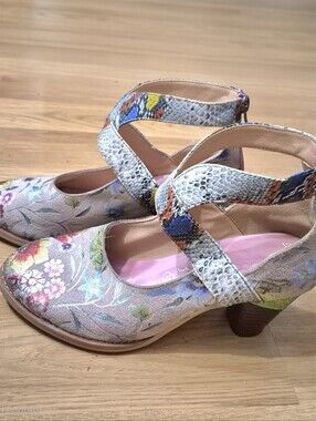 Socofy Floral Multicolor with Cross Strap